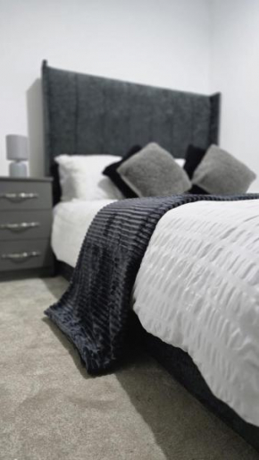 Charming 2-Bedroom 5 guest house near City Centre and Hospital - Entrepreneur Stays